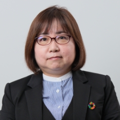 児玉　康代