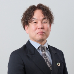 有田　知弘