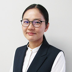 泉　亜緒